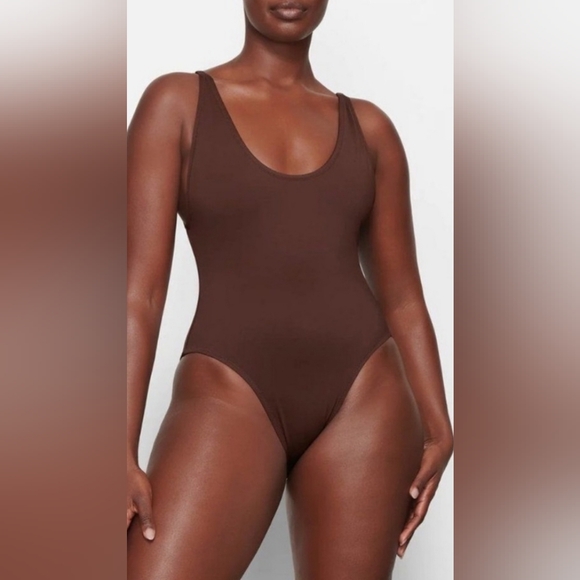 ⛱️SKIMS 1 Piece Scoop Neck Tank Adjustable straps Swimsuit Brown Cocoa 12 14 L - Picture 5 of 7